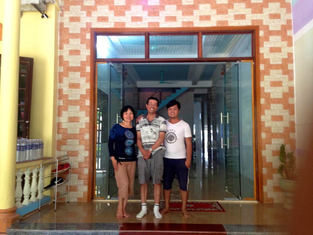 Thien Phu Hostel Фонгня Экстерьер фото