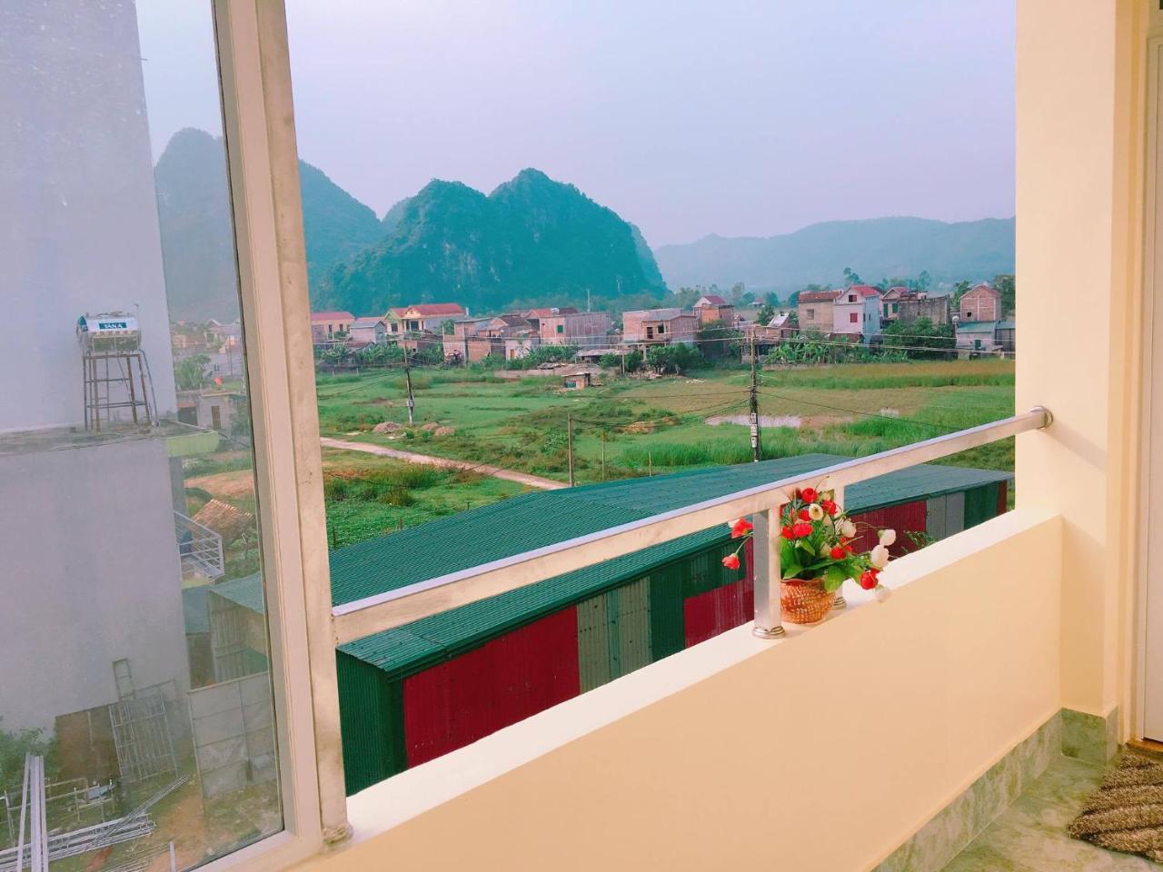Thien Phu Hostel Фонгня Экстерьер фото