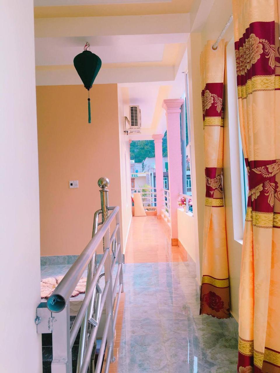 Thien Phu Hostel Фонгня Экстерьер фото
