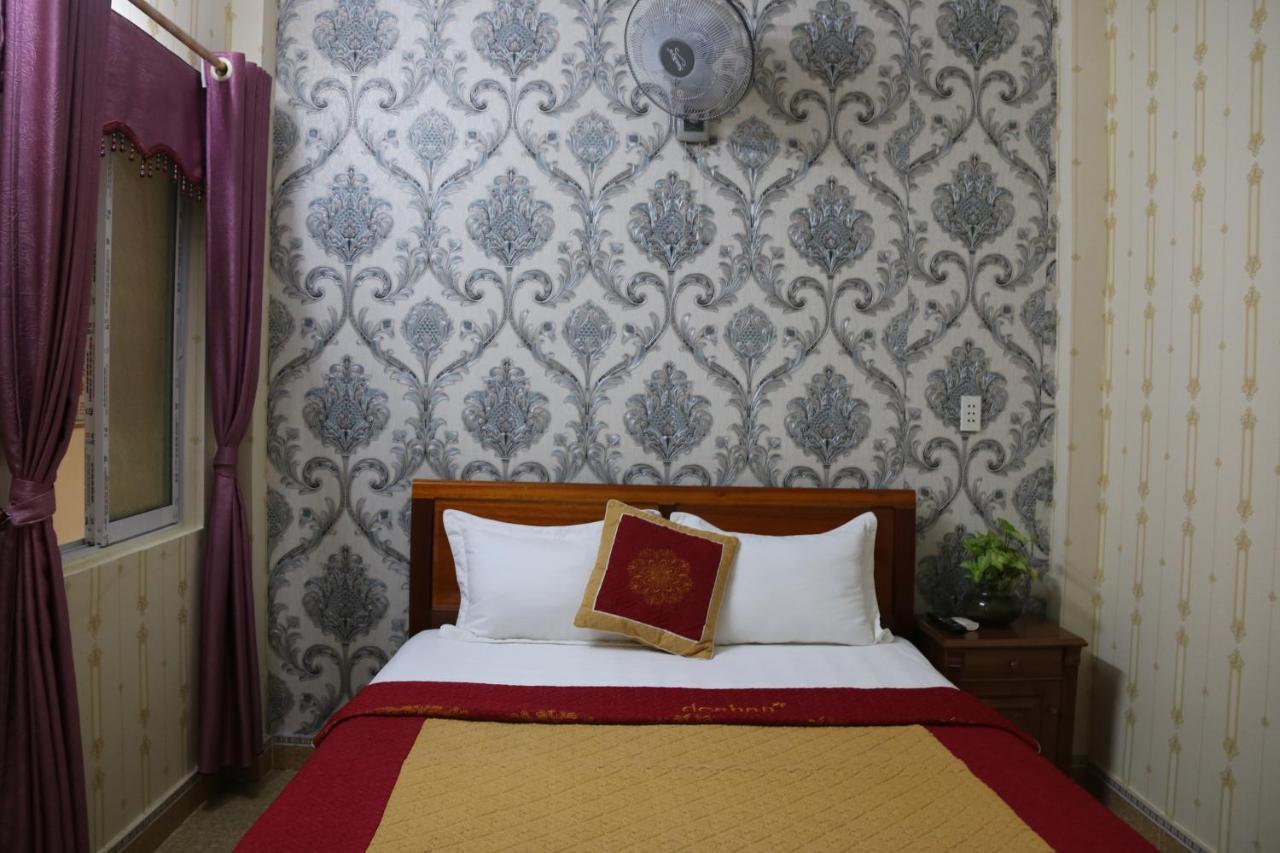 Thien Phu Hostel Фонгня Экстерьер фото